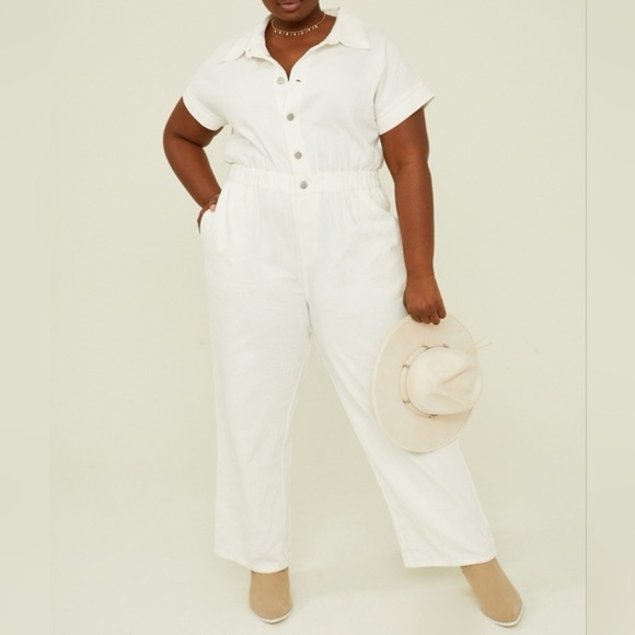 NWT Arula White Denim Erica Short Sleeve Jumpsuit - Picture 1 of 8